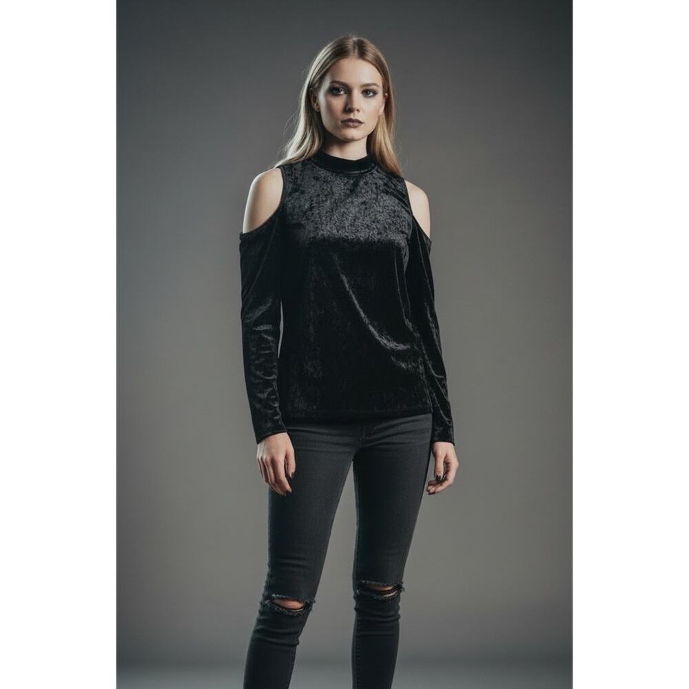 Mossimo Top Womens M Black Velvet Open Shoulder Whimsygoth Vampire Goth Eyelet
